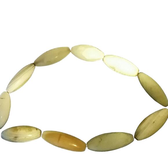 PureUnique  White Large Agate Bead Necklace. OS - Picture 1 of 4